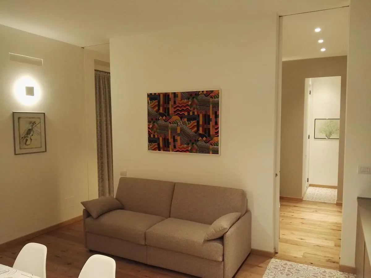 Revere 18 Apt Italy